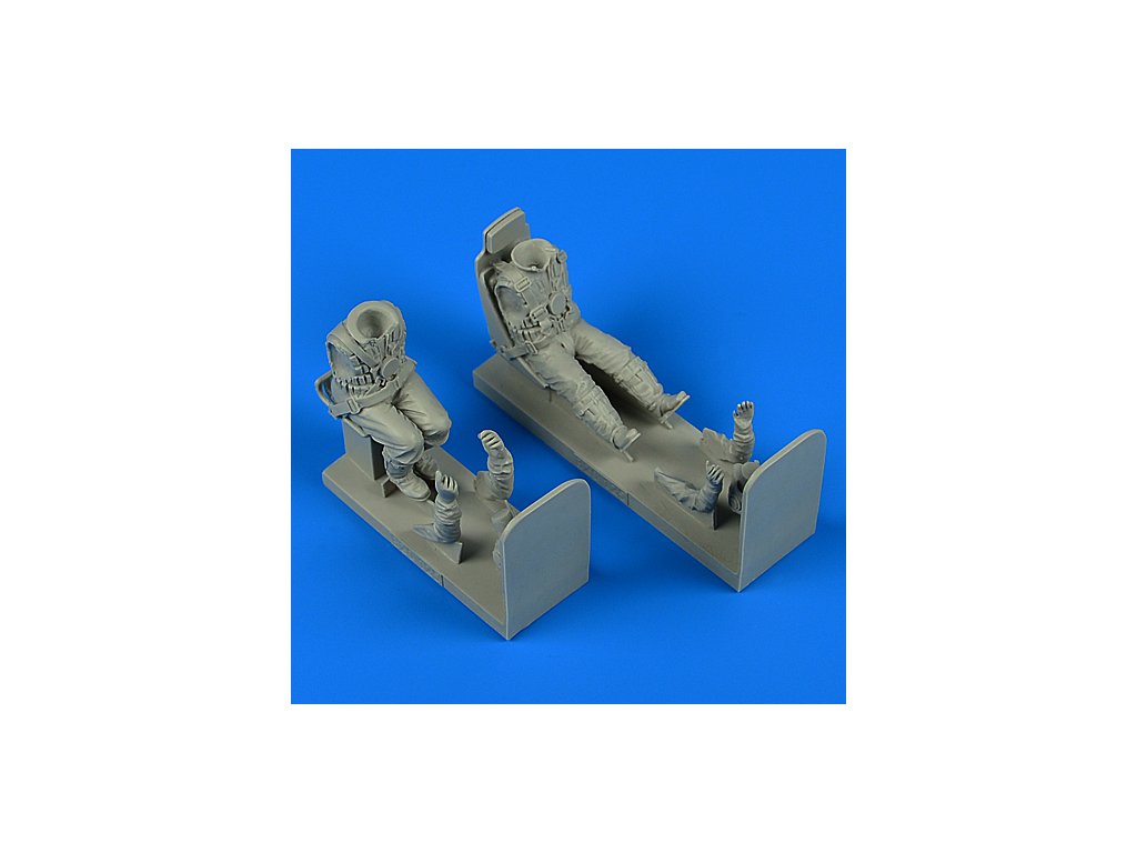 30242 1 32 german luftwaffe pilot and gunner wwii with seats for ju 87 stuka