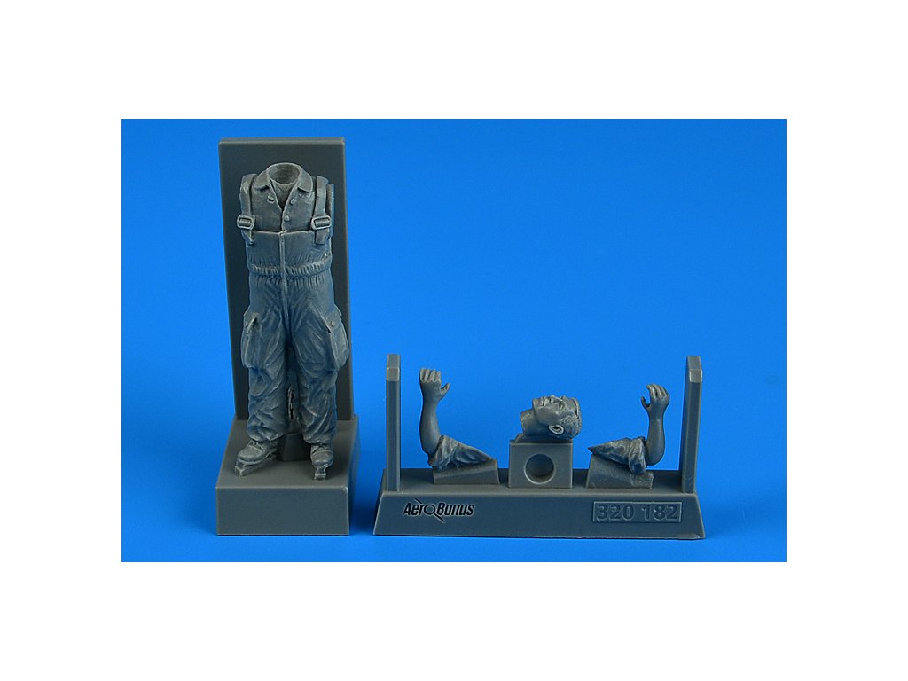 1/32 Warshaw Pact Aircraft Mechanic A for x kit