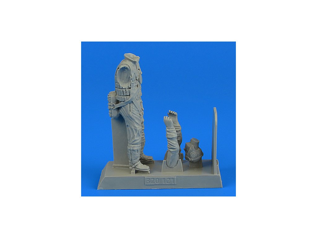 1/32 German Luftwaffe Pilot WWII with life jacket