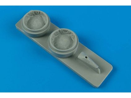1/72 P-40B/C wheel bays - AIRFIX