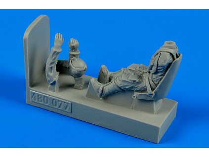 1/48 German WWII Luftwaffe Pilot with seat for Bf