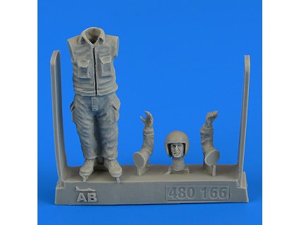 1/48 Warsaw Pact Aircraft Mechanic - part 2