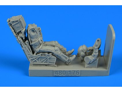 1/48 US Navy Fighter/Attack Pilot with ejection se