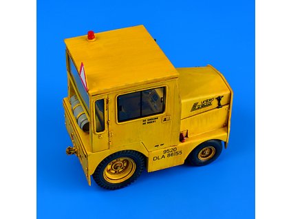 1/32 UNITED TRACTOR GC-340-4 A9 Cab-LPG