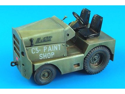 1/32 United tractor GC-340/SM340 tow tractor (basi