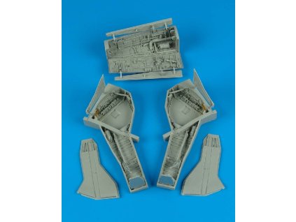 1/32 F-105 Thunderchief wheel bays