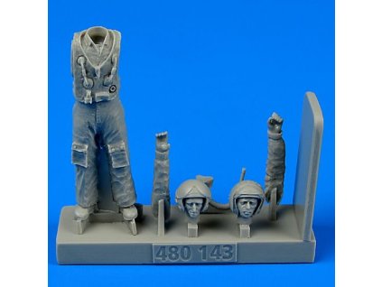 1/48 Soviet Pilot with life jacket - the Cold War
