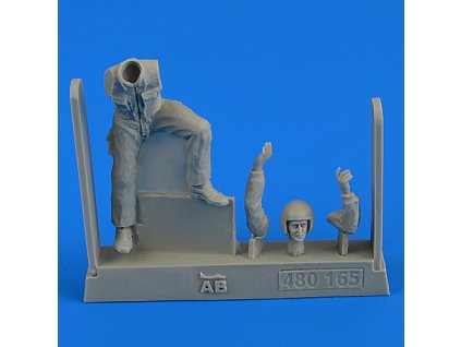 1/48 Warsaw Pact Aircraft Mechanic - part 1