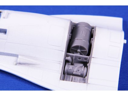 33200 1 72 f 16mlu gun bay
