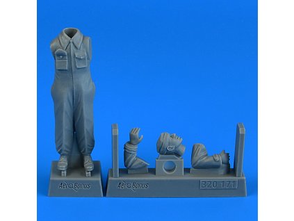 33917 1 32 german luftwaffe wwi mechanic