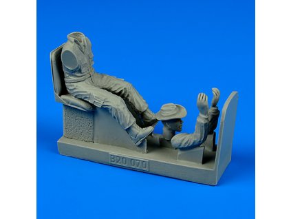 1/32 USAF/US Army Tow Tractor Driver