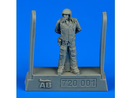 1/72 Soviet air force fighter pilot