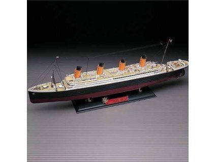 Academy 14215 The White Star Liner TITANIC MCP Ship Model Kit 1/400