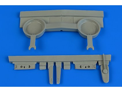 1/48 P-40B wheel bay - AIRFIX