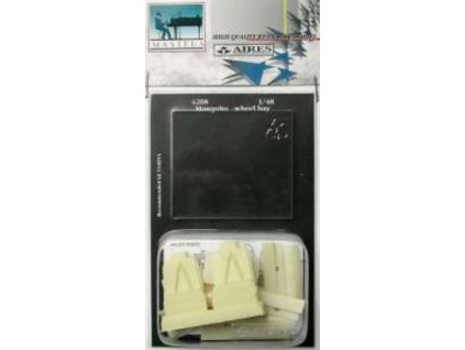 1/48 Mosquito FB Mk. VI/NF Mk. II wheel bay - TAMIYA