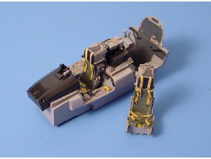 1/72 Panavia Tornado IDS cockpit set - REVELL