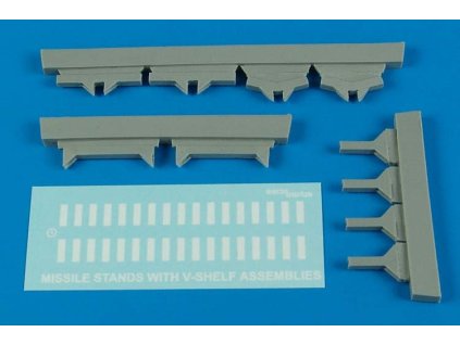 1/32 USAF missile maintenance stands with v-shelf