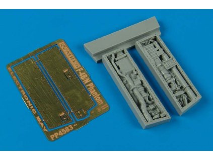 1/48 F-4B Phantom II electronic bay - ACADEMY