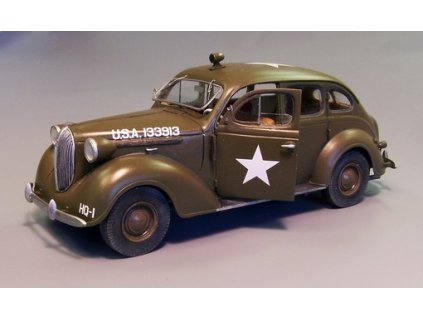 1/35 U.S. Staff car – Plymouth P6