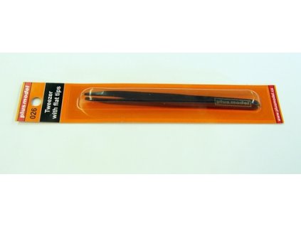 Tweezers with flat tips