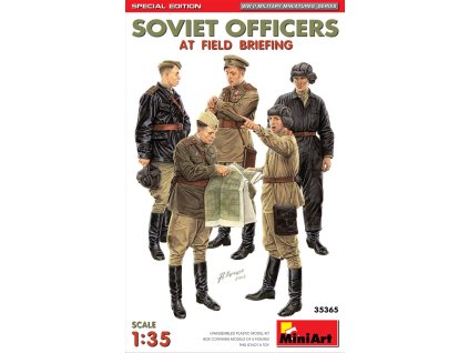 1/35 SOVIET OFFICERS AT FIELD BRIEFING. SPECIAL EDITION - Miniart