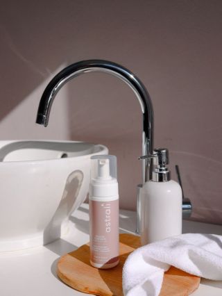 🌿 NOVINKOVÁ AKCE 1. 3. – 14. 3. 🌿 …odkaz na konci popisku… Dopřej své pleti lehkost, kterou si zamiluješ. Purifying Foam...