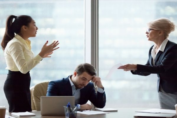 Ásványok a munkatársak negatív energiája ellen