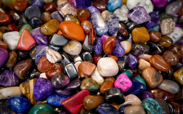 Ásványok tisztítása és feltöltése