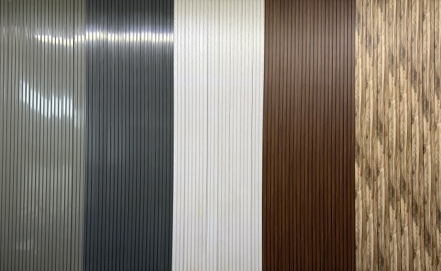 3D Wandpaneele: Vergleich von MDF, MDF mit glänzender PVC-Beschichtung und Polystyrol-Paneelen