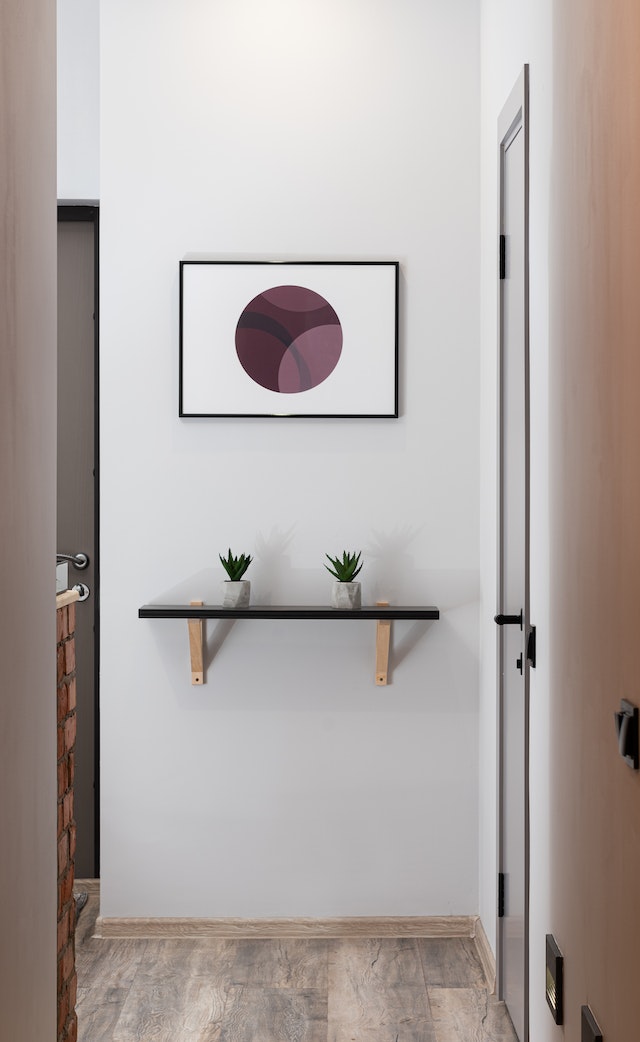 How to choose the color of the floor and walls in small rooms?