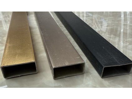 Dekoratívna PVC lamela na stenu – 280×4,7×2 cm..