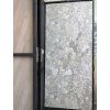 Reálna vzorka PVC panelu Grey Terrazzo Stone v showroome sivý terrazzo dekor