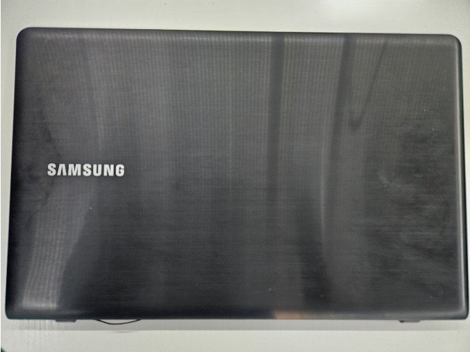 Zadný LCD kryt Samsung NP350 NP350E5C