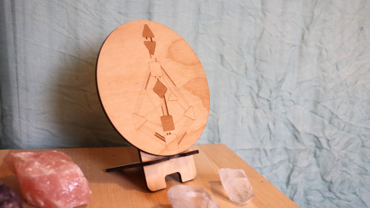 Human design mapa na dřevě