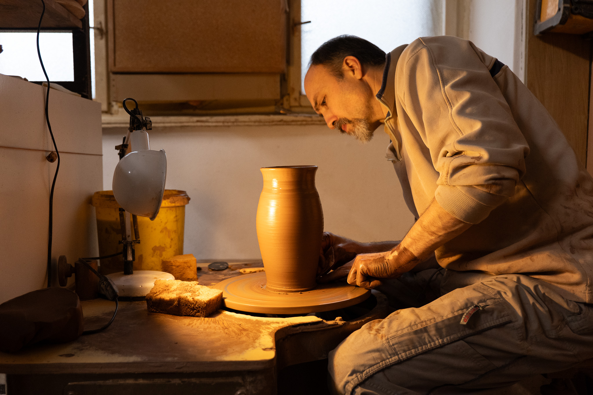 Točení na hrnčířském kruhu v Ateliéru U jana v Praze