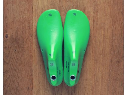 Úzká řada - ostré hrany - barefoot