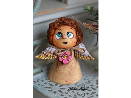 Anděl zvoneček-keram.figurka