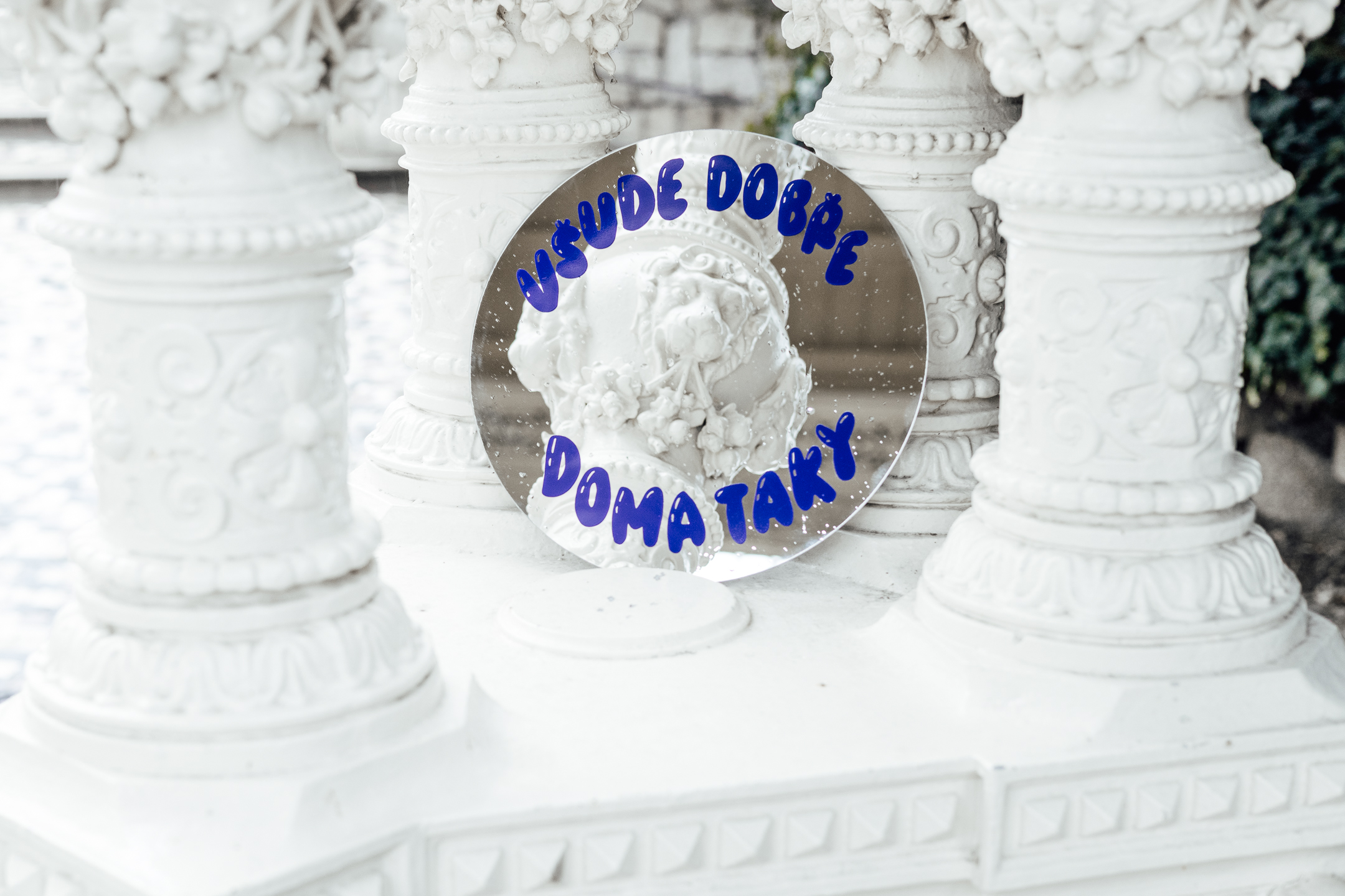 zrcadlo všude dobře doma taky ateliér jitky té