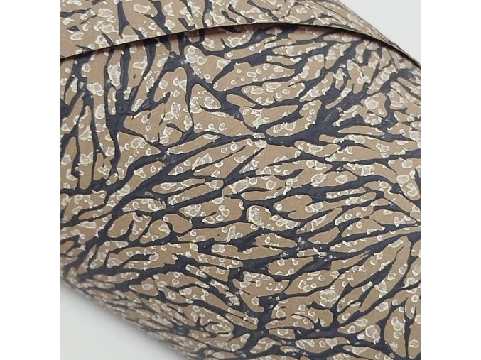 Glejovaný dekor papier s reliéfom 0300 hnedý