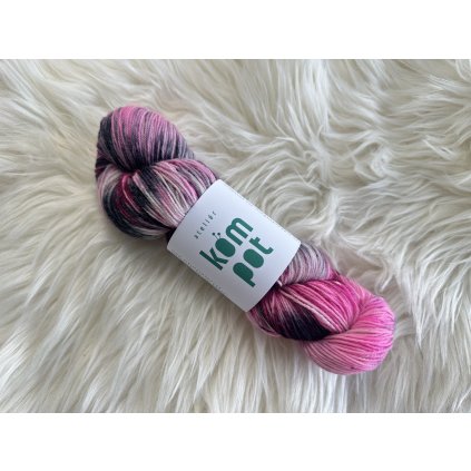 Ručně barvená ponožková příze – Vesmírně růžová