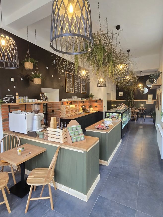 Přátelé krásný VALENTÝNSKÝ VEČER VŠEM, dnes otevřela svou další kavárnu @tadyated_nemocniceples moje skvělá kamarádka. ❤️🌷...