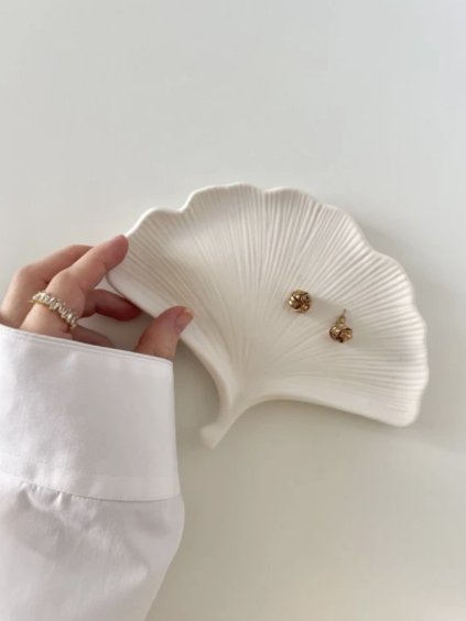 ELEGANTNÍ TÁC GINKO