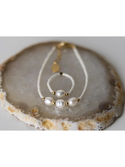 KORÁLKOVÝ NÁRAMEK S ŘÍČNÍ PERLOU