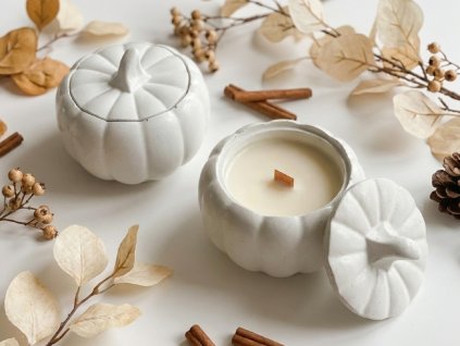 Vonná svíčka v betonu