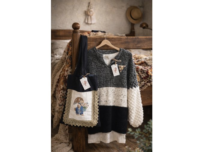 Háčkovaný svetr šedivý