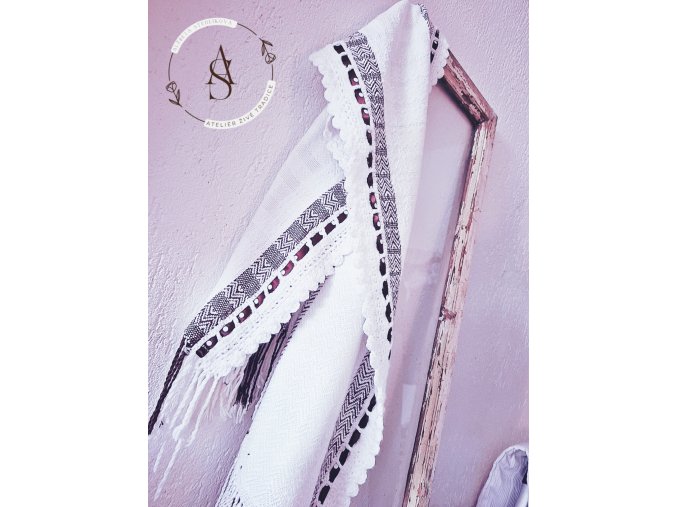 Tkaná šála - bílá.