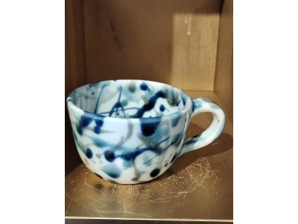 Hrnek cáknutej porcelán