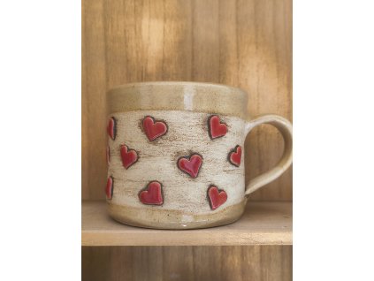 Keramický hrnek se srdíčky