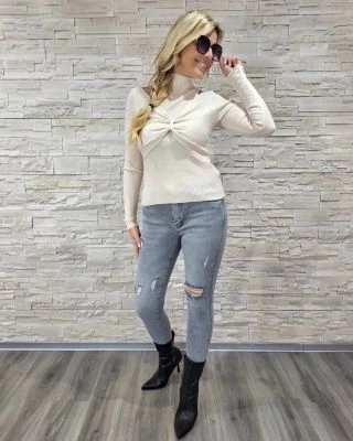 🤩🤩Senzační svetřík LOUIS.🤩🤩 Podařilo se doskladnit krémovou a černou barvu👍👍...