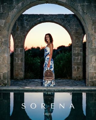 Vyrobený z hebkého zamatu a navrhnutý v čistých líniách, SORENA Velvet Backpack spája eleganciu a praktickosť v jednom...